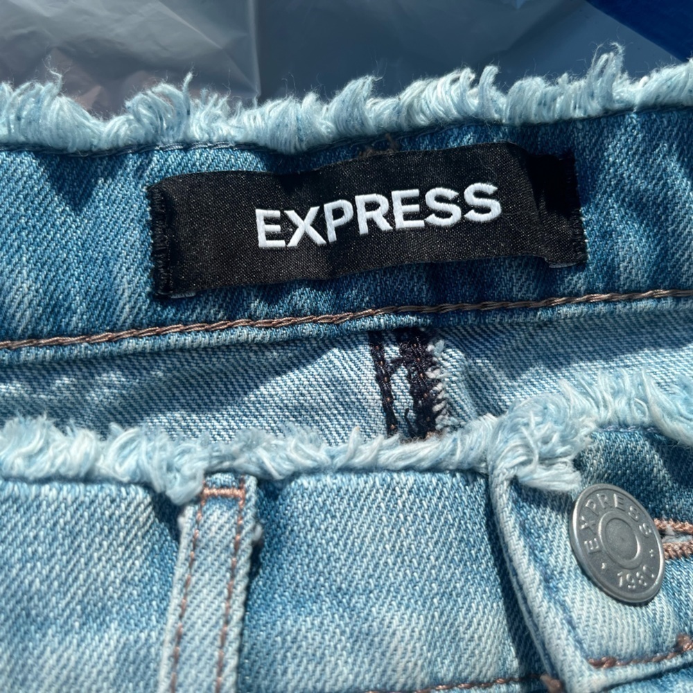 Express Vintage Light Blue Denim Distressed Mini Skirt size 2 - Picture 8 of 8